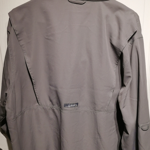 New With Tags Habit Vented UV 40+ Large shirt - Picture 8 of 11